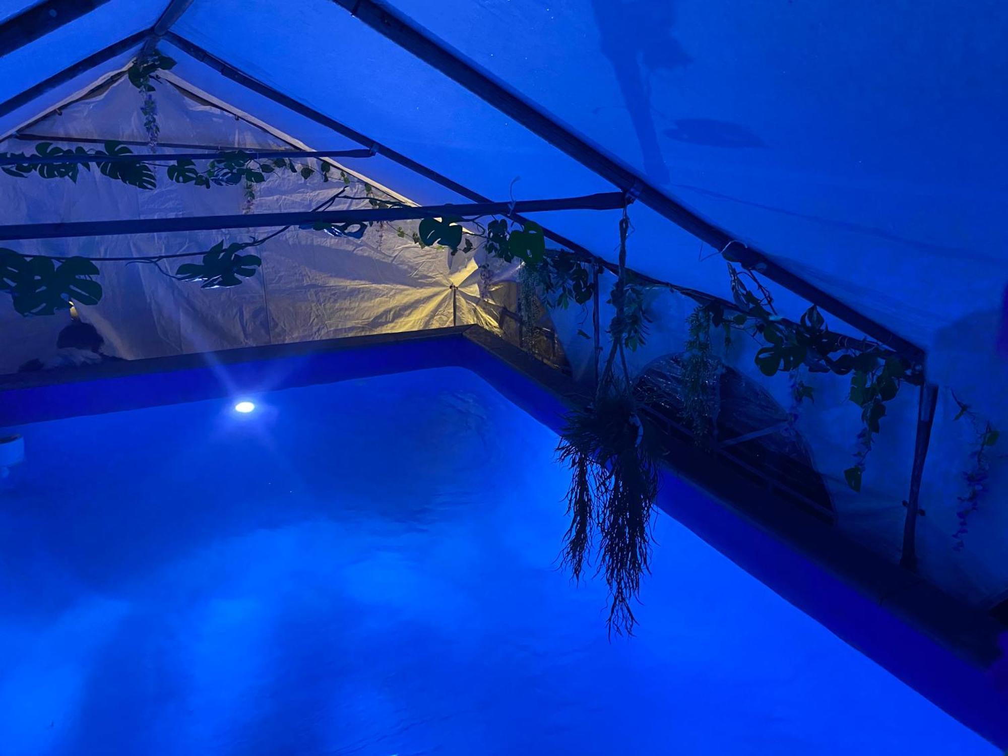 Mini Love Island Style Guest House Includes Personal Hot 24 Hour Swimming Pool, Outdoor Bathtub, Heated Dining Dome And Fire Pit, All This Is Secretly Located In The Busy Suburbs Of Ноттингем Экстерьер фото